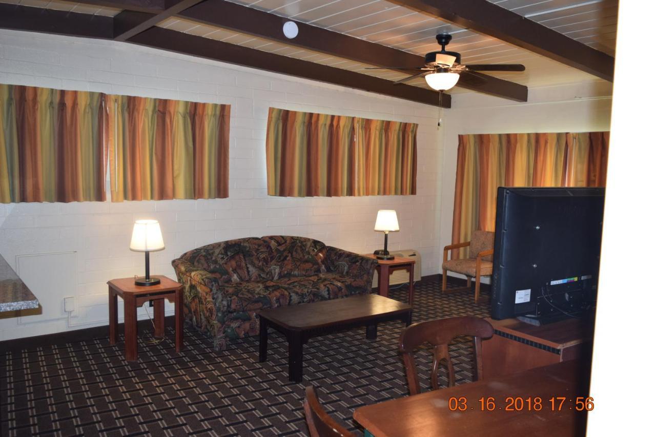 Stanlunds Inn And Suites บอร์เรโก สปริงส์ ภายนอก รูปภาพ