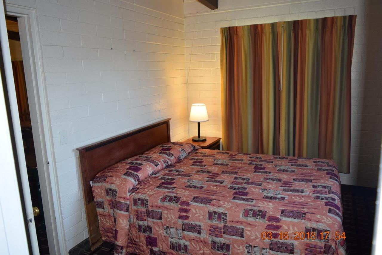 Stanlunds Inn And Suites บอร์เรโก สปริงส์ ภายนอก รูปภาพ